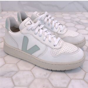 VEJA V10 CWL Vegan Leather Low-Top Sneakers White / Green Matcha